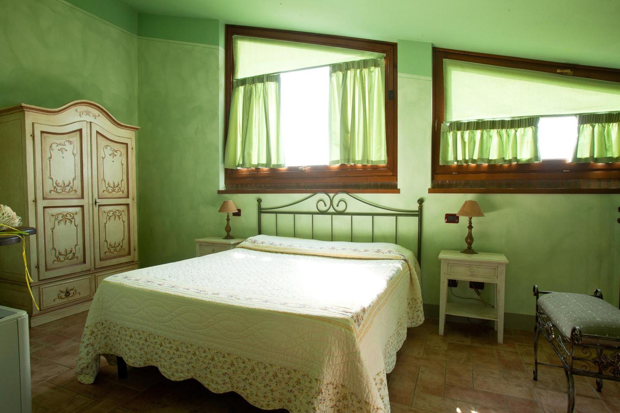 Agriturismo Borgo Vigna Vecchia Черрето-Гвиди Номер фото